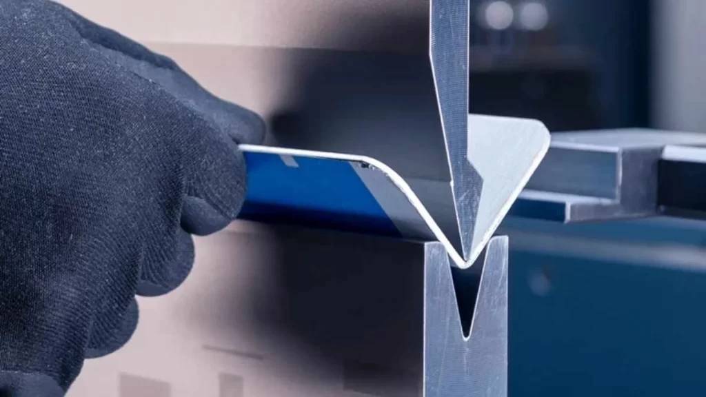 An image of the mark-free bottom bending process, where a metal sheet is bent without leaving any marks on its surface.