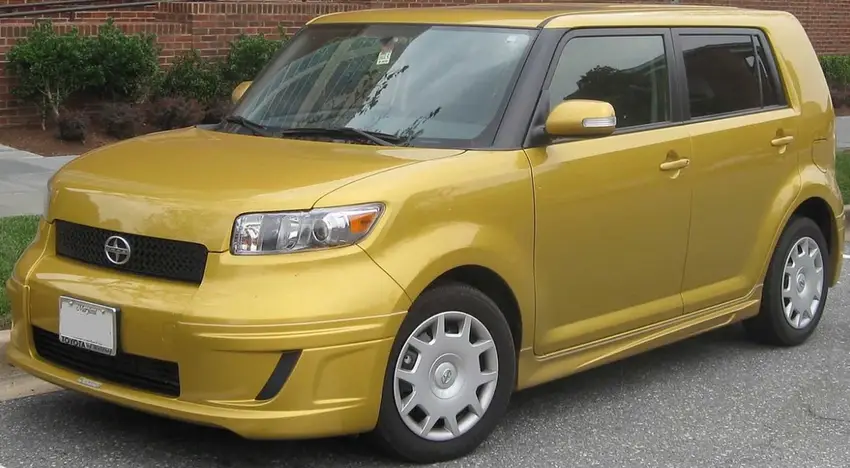 The ‘boxy’ Scion xB that still has noticeable curves showing the modern curvy designs