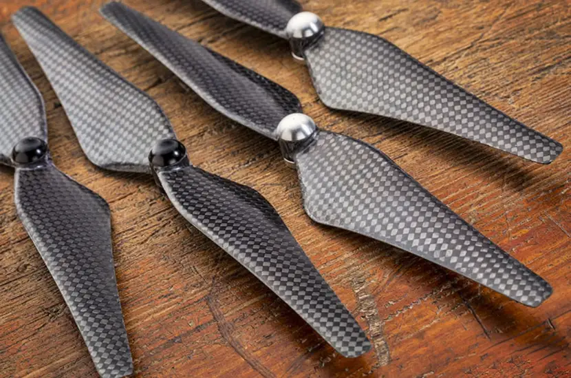 Carbon-fiber-reinforced composite propeller blades
