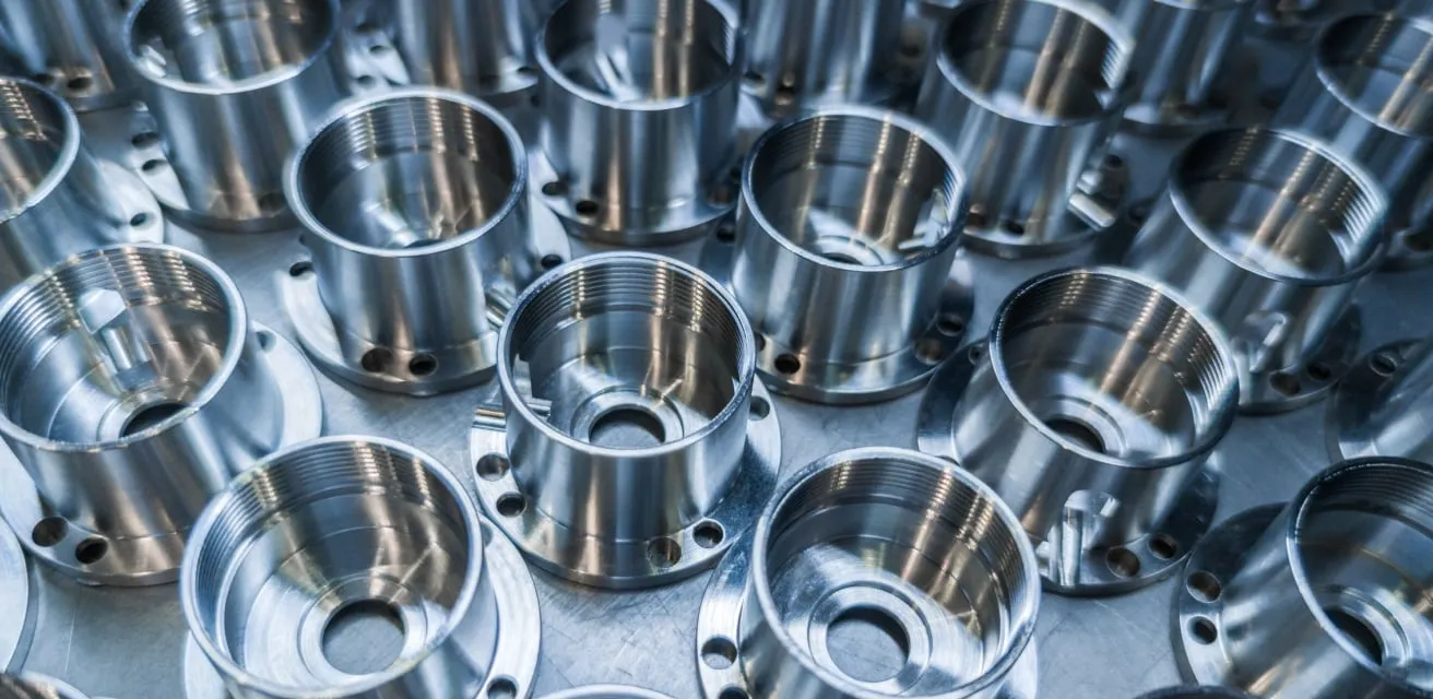 Batch production of 7075 aluminum CNC-machined cylindrical parts with threaded features