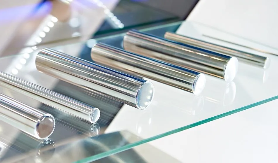 Nickel chromium hollow rods placed on the glass shelf