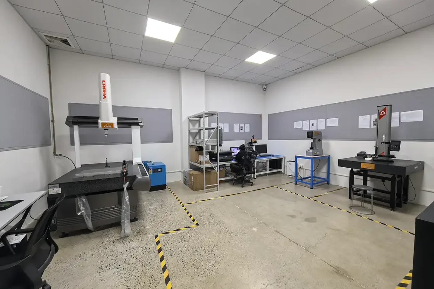 Prolean Tech inspection room with a coordinate measuring machine and measuring equipment