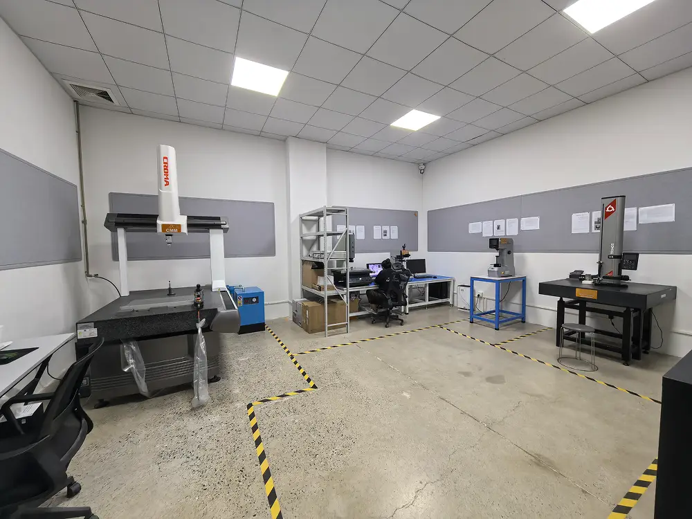 Inspection room with coordinate measuring equipment