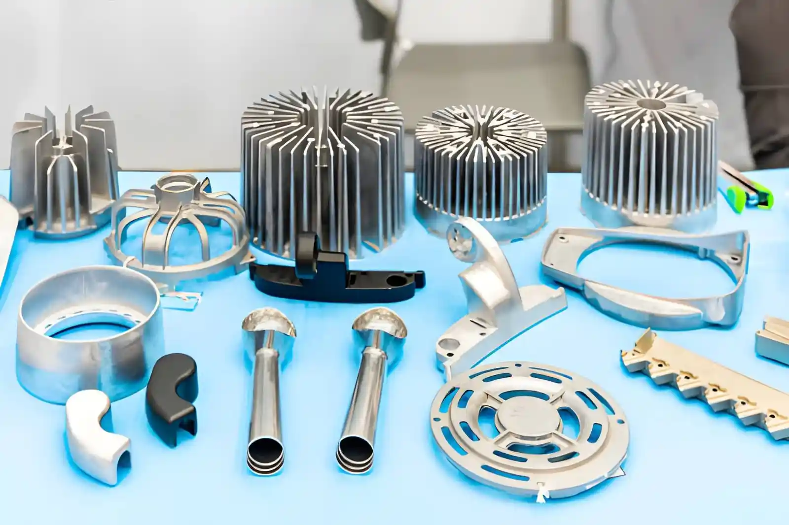 Metal housings, finned components and covers from the Pixcall aluminum casting collection